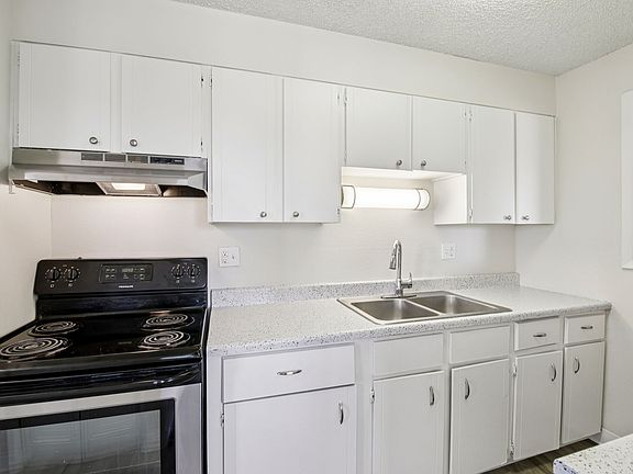5th image of 1001 S Havana St #S204