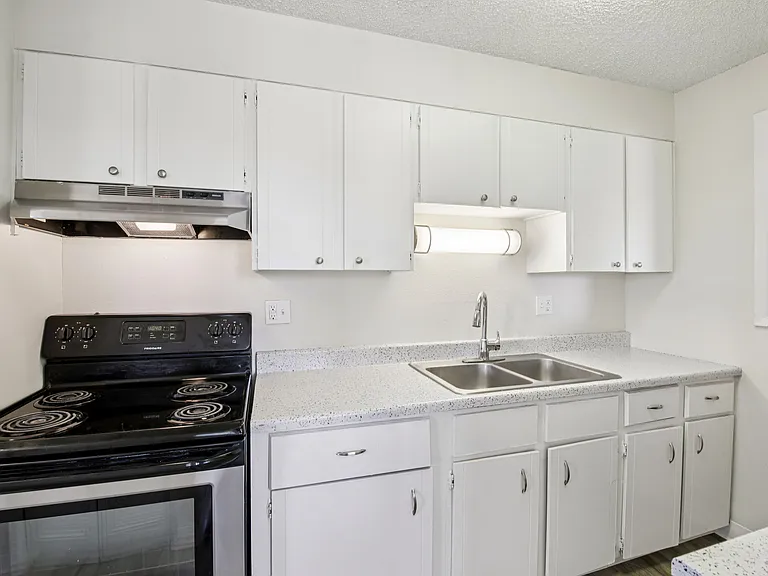 Meridian Garden Apartments — Photo 5