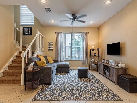 3rd image of 10507 Winged Elm Ln