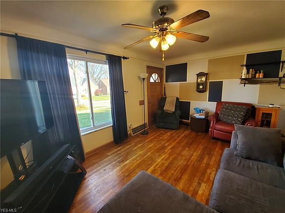 3rd image of 3403 Grovewood Ave