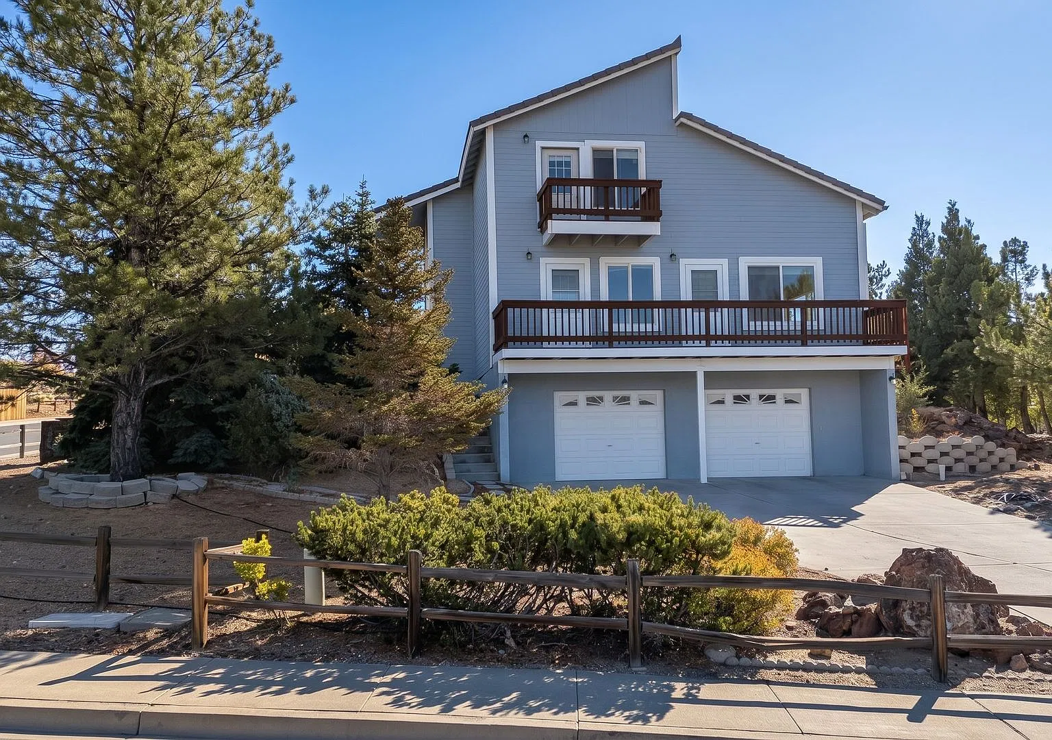 University Ridge Home with Panoramic Mountain Views, Dual Primary Suites & Flexible Living Space — Photo 2