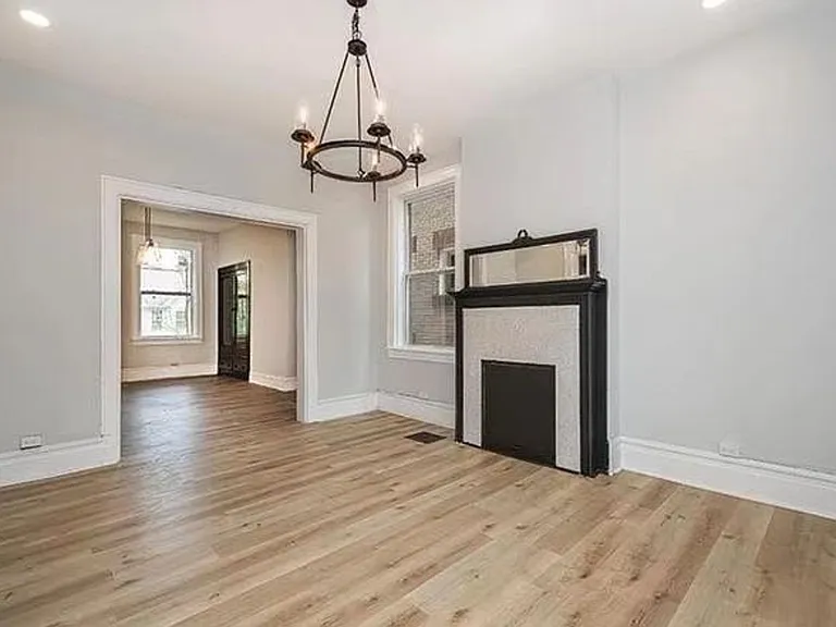 923 Adelaide St — Photo 8