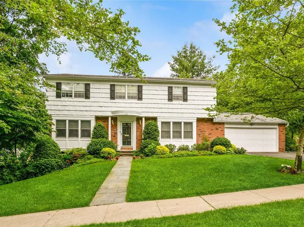 10 Dodford Road, Great Neck, NY 11021