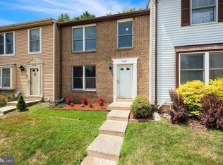 5564 Caithness Ct, Fairfax, VA 22032