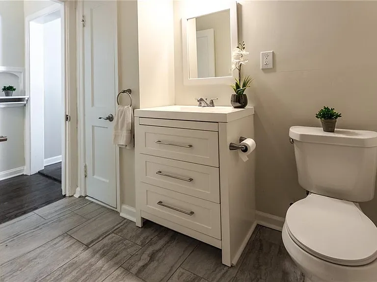 1411 Mercer Ave — Photo 19