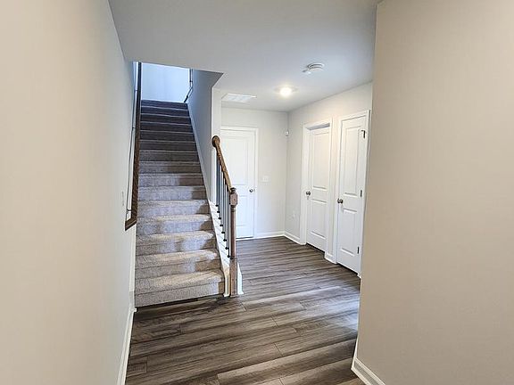 3rd image of 2431 Kasota Ln