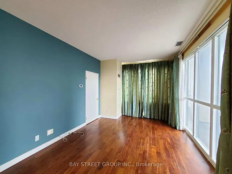 23 Hollywood Ave #Penthouse 206 — Photo 14