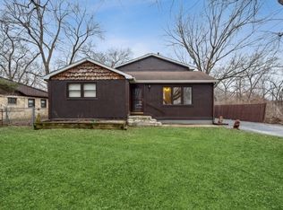 8808 Skyline Dr, Burr Ridge, IL 60527