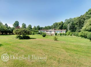 2745 Aldrich Ln, Laurel, NY 11948