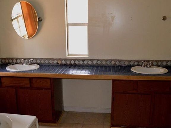 2nd image of 156 Rockville Springs Dr #0