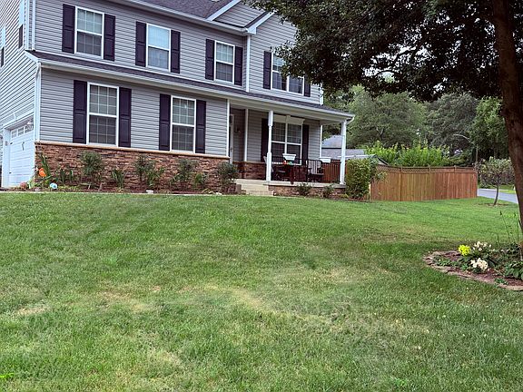 2nd image of 701 Mount Alban Dr