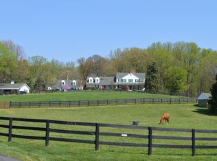 214 Donmore Dr, Great Falls, VA 22066