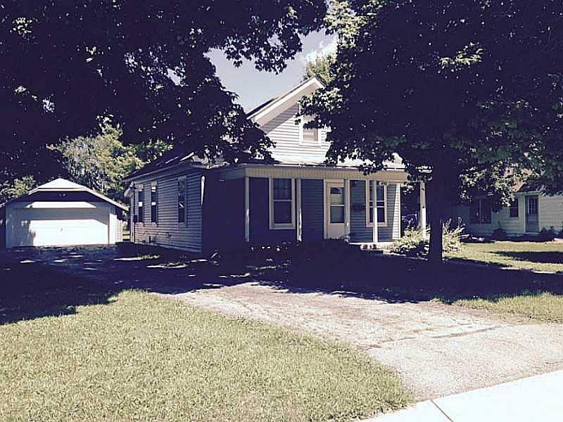 1st image of 490 Gwynne St