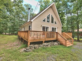 122 Andiron Way, Lackawaxen, PA 18435