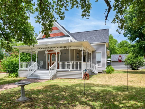 217 E 1st St, Weatherford, TX 76086