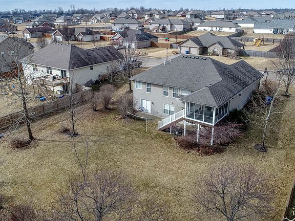 508 Pacer Dr - wm (4)