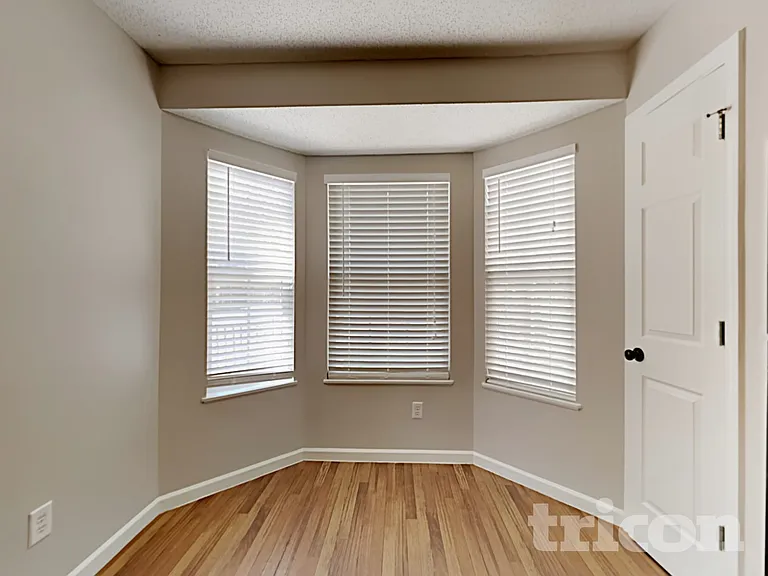 319 Quiet Grove Ln — Photo 5