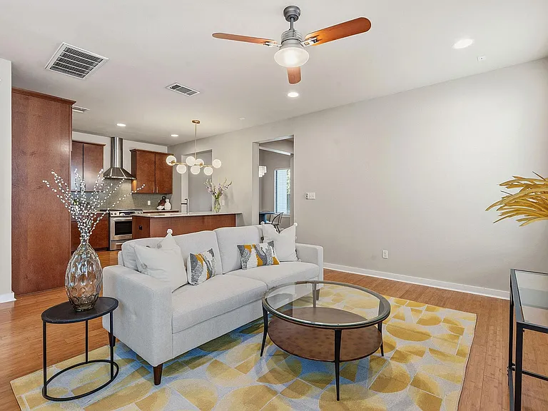 2911 Corbin Ln — Photo 4
