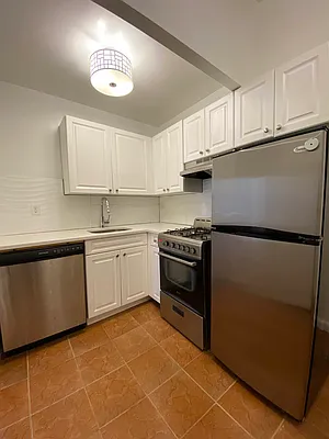 Rented by City Connections Realty | media 6