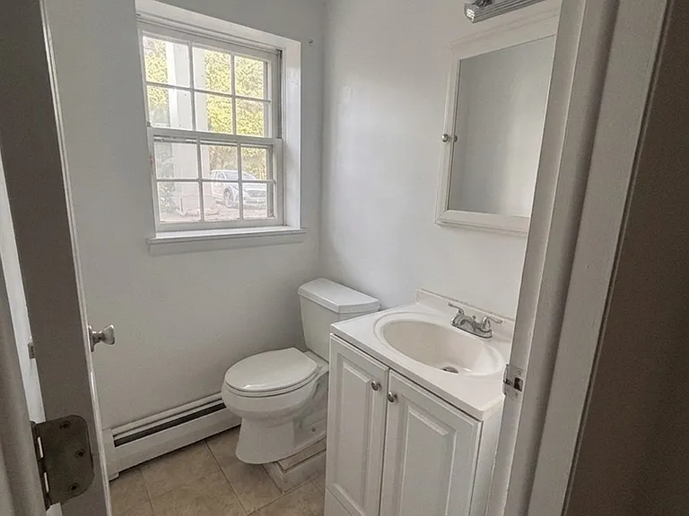 10 Imperial Dr — Photo 7