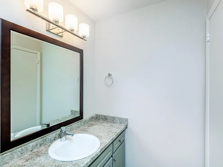 Chase Cove Apartments — Photo 132