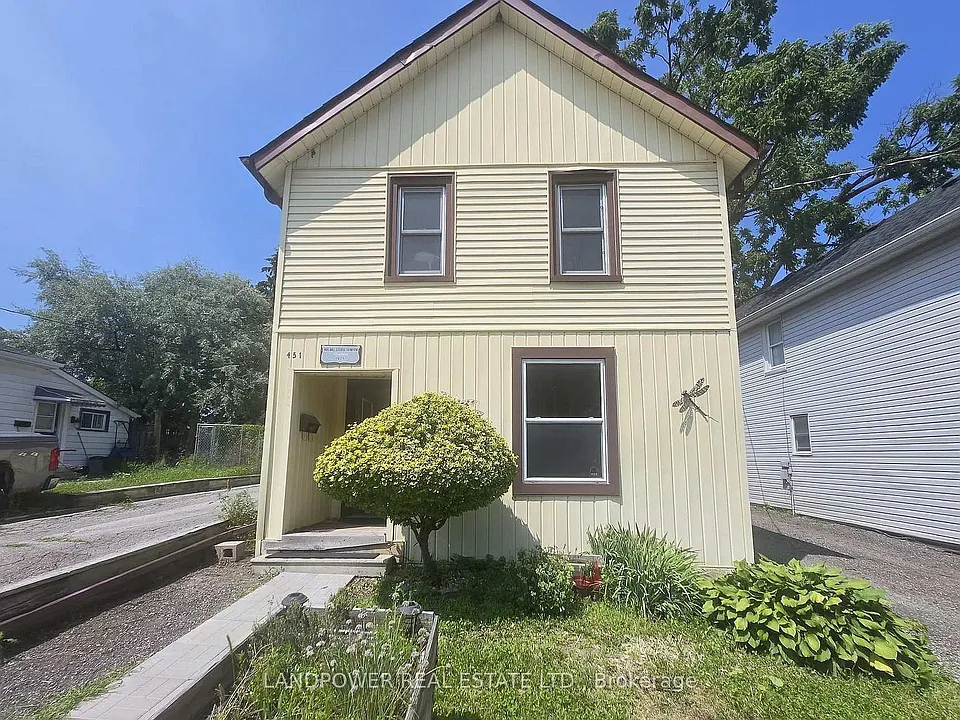 451 Ontario St S #MAIN FLOOR