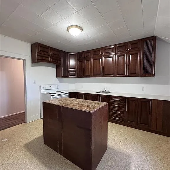 393 Adelaide St — Photo 5