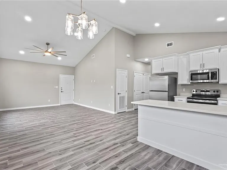 2604 Woodpecker St #2 — Photo 6