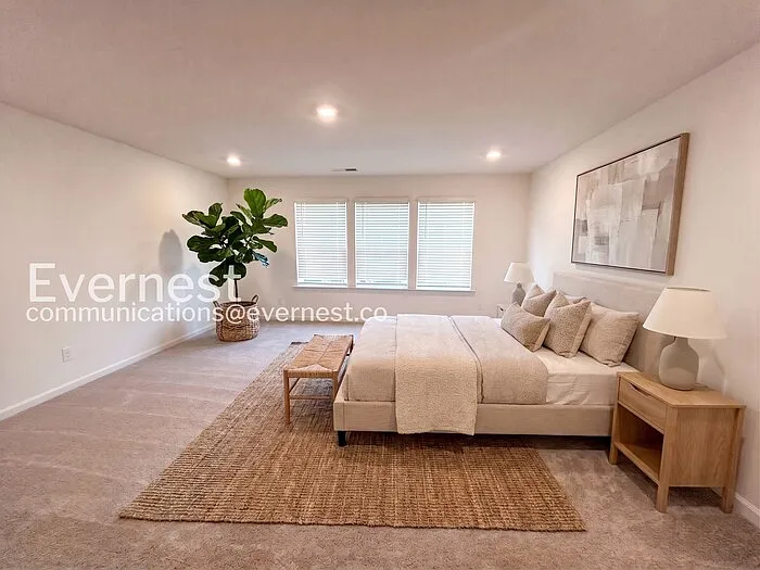 3 bed, 3.0 bath, 1700 sqft, $2,900 — Photo 4