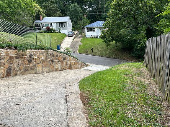 2nd image of 1102 Johnston Dr
