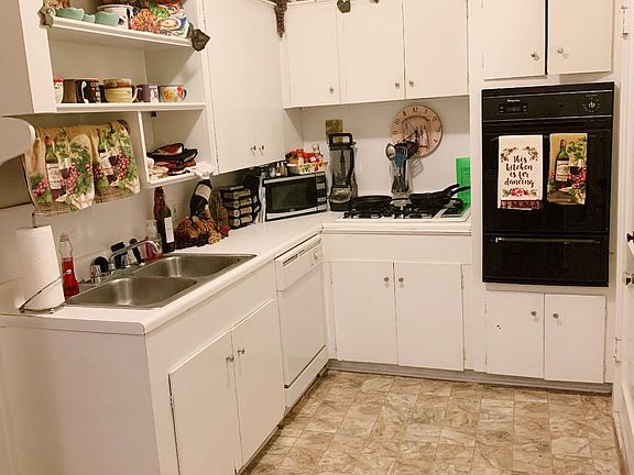 5th image of 711 Ash St APT 8
