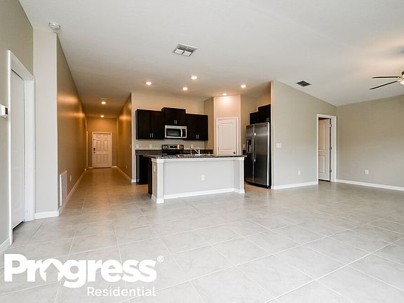 5th image of 1588 Blue Rose Dr