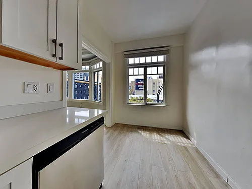 305 Hyde St. Photo 1