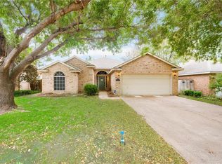 4342 Briar Hill Dr, Grand Prairie, TX 75052
