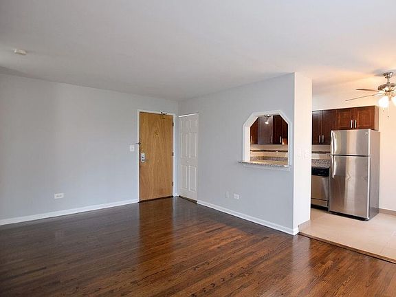 2nd image of 6030 N Kenmore Ave #1