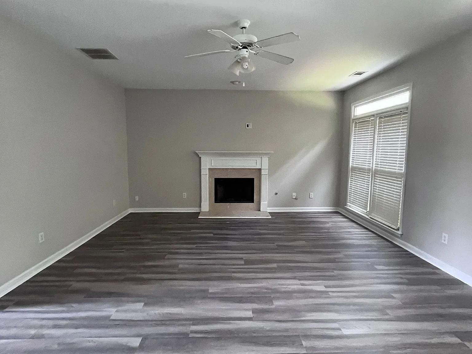 5 bed, 3.5 bath, 2941 sqft, $2,995 — Photo 4