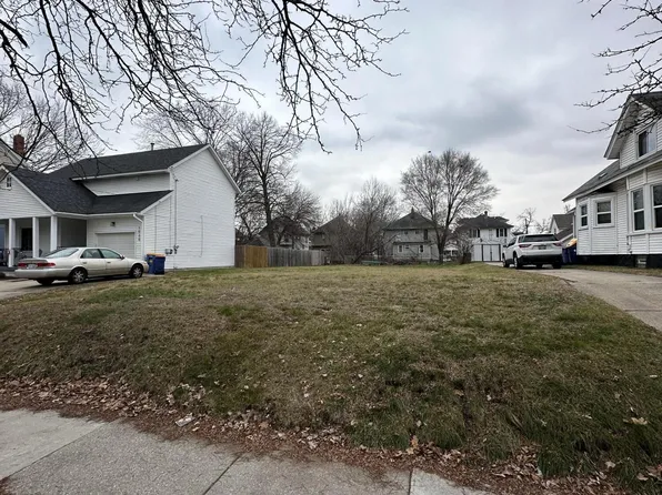 1016 Thomas St SE, Grand Rapids, MI 49506