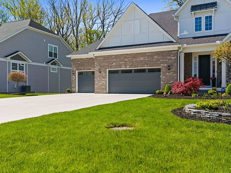 233 Lake Balaton Dr — Photo 5