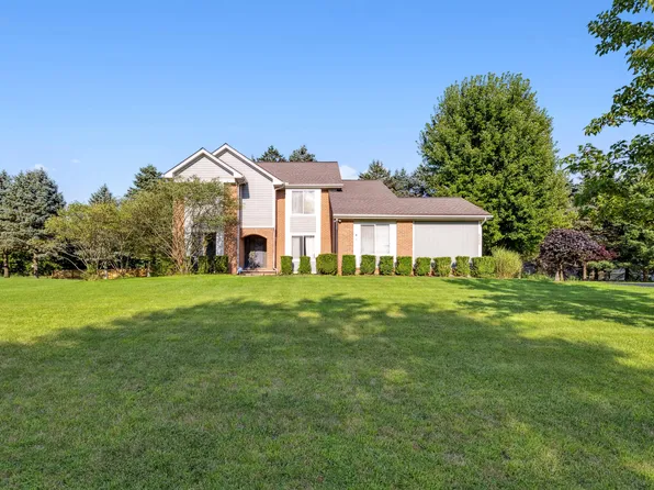 4543 River Hills Ct, Brighton, MI 48114