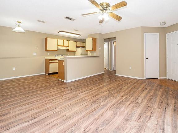 4th image of 629 Dory Ln Unit 206