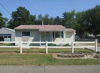 1st image of 5550 Orchid Dr NE