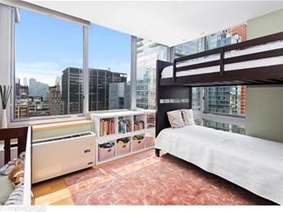 4th image of 225-227 W 60th St #19B