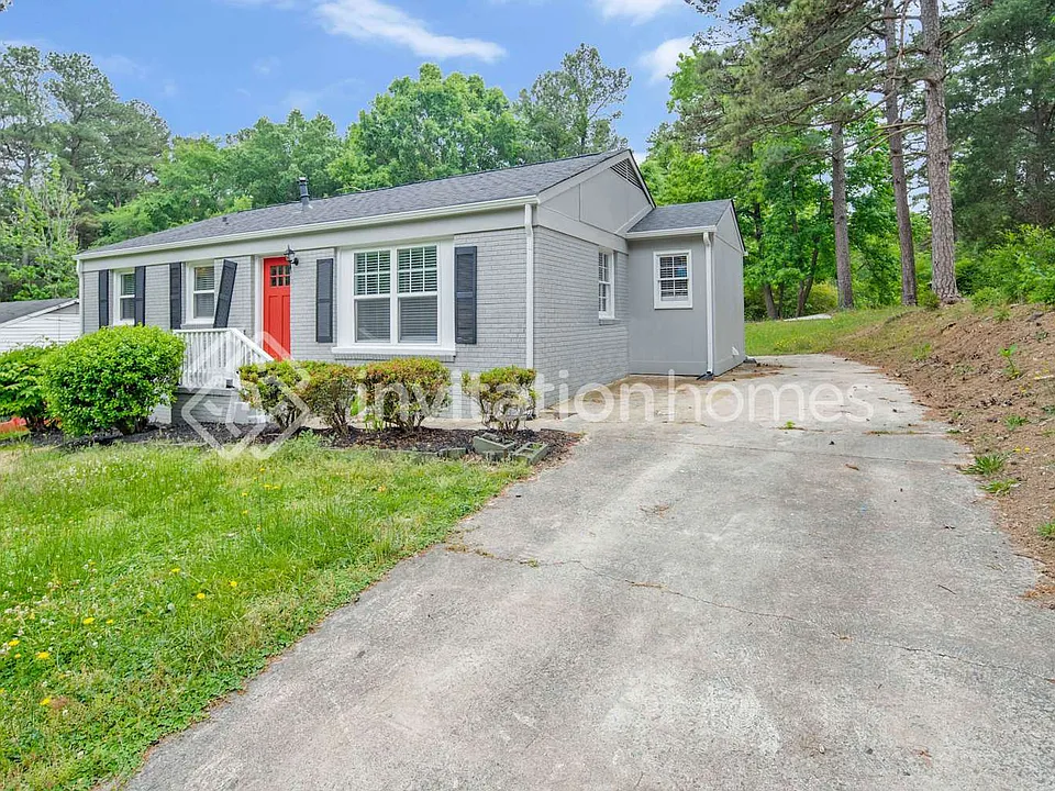 2306 Eastview Cir