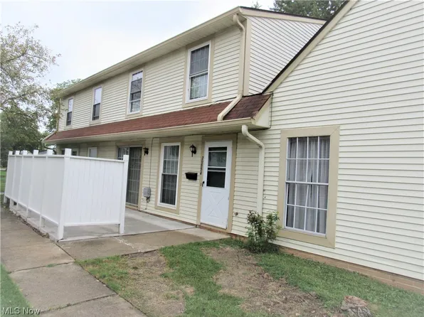 20554 Williamsburg Ct #211C, Middleburg Heights, OH 44130