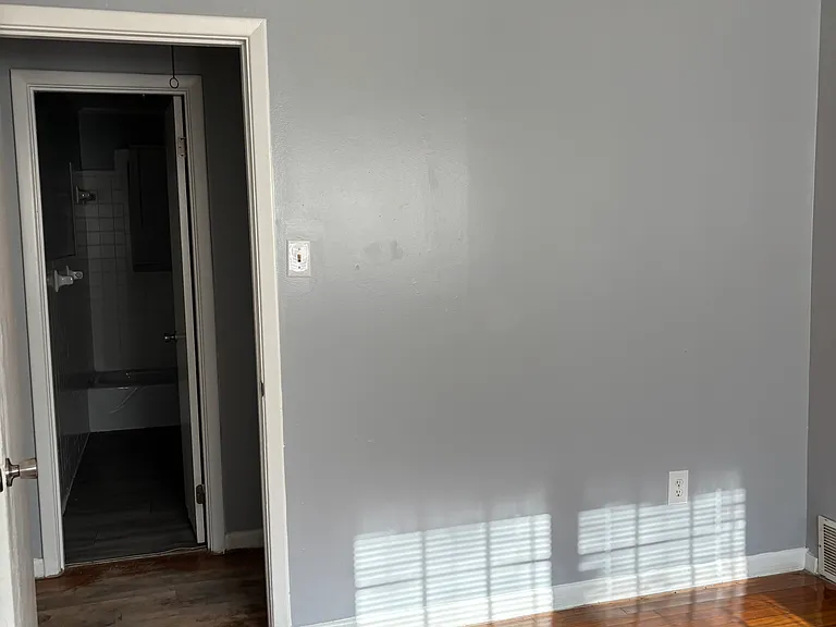 1016 Dixie St — Photo 7