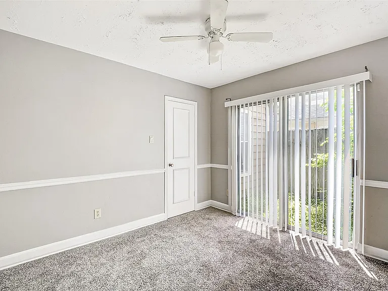 12403 Meadow Ridge Dr — Photo 29
