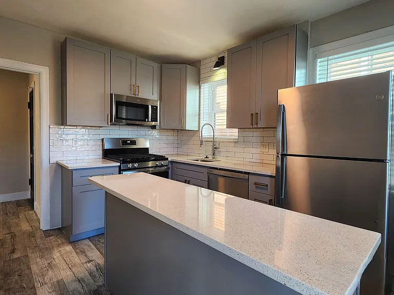 4632 Locke — Photo 3