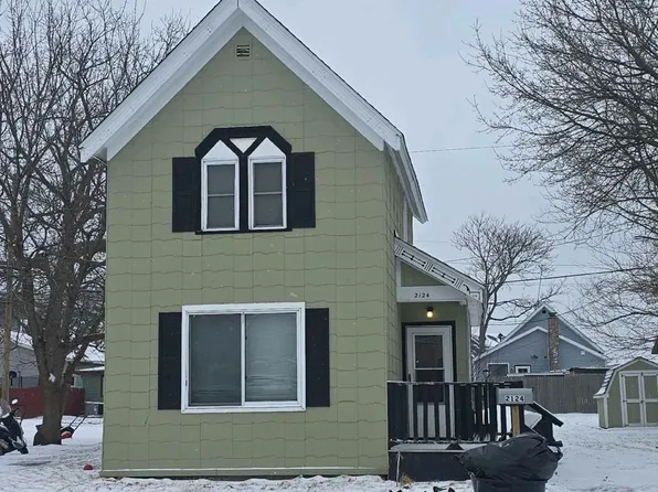 2124 Willow St, Port Huron, MI 48060