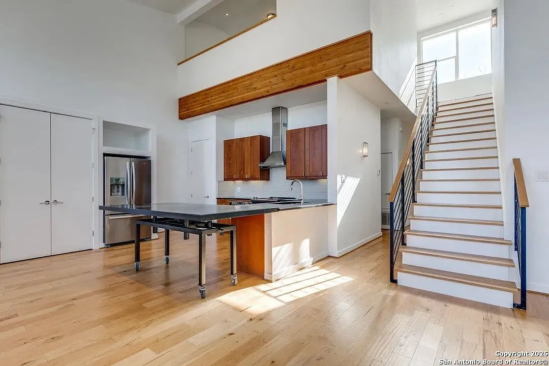 Building Photo - 128 Marcia Pl #1