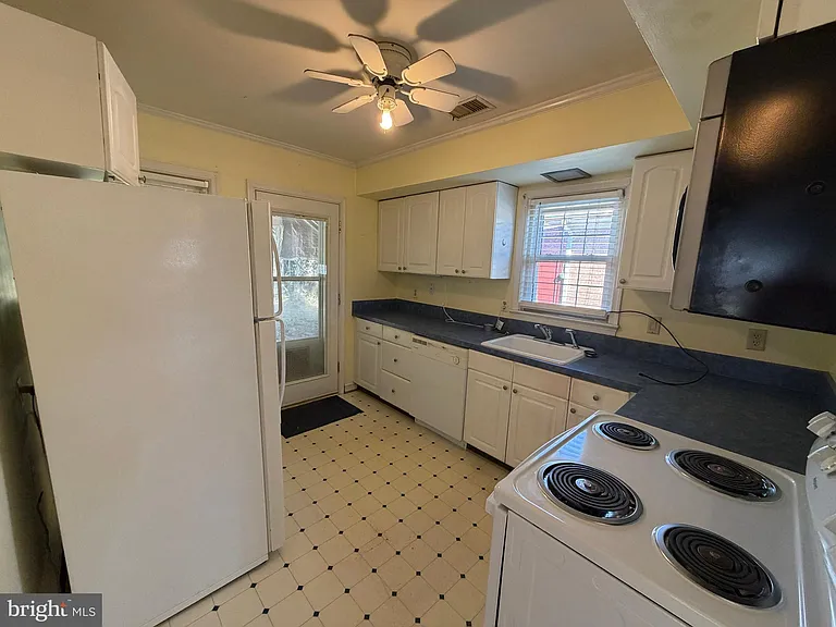 540 Bellview Ave — Photo 14